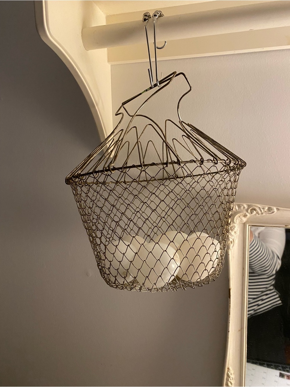 Vintage Wire Hanging Egg Basket - Metallic Finish